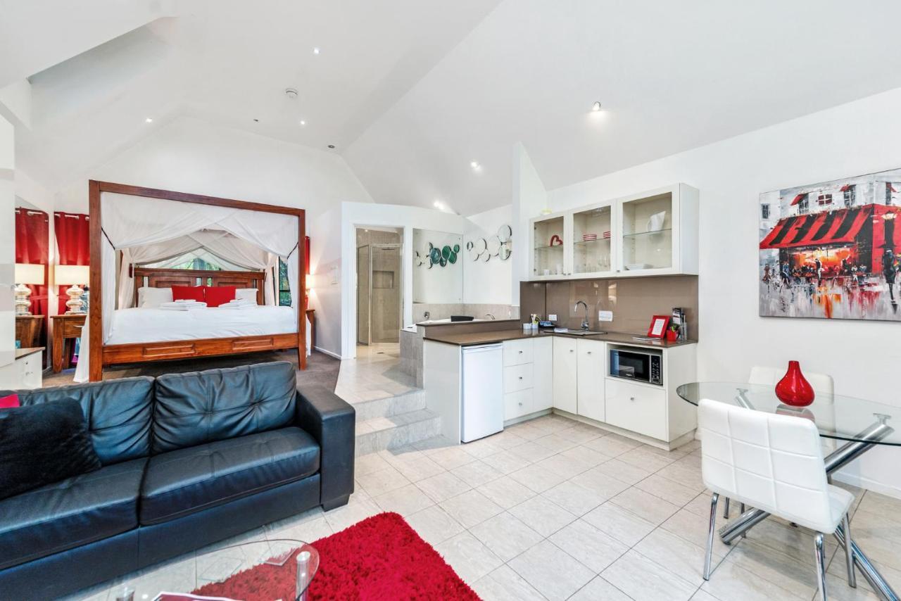 Chalet On Gallery Walk - King Bed, Spa, Fireplace, Wifi & Netflix, Linger A While Mount Tamborine Exterior foto